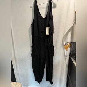 CALIA by Carrie Underwood Black Sleeveless Jumpsuit with Pockets